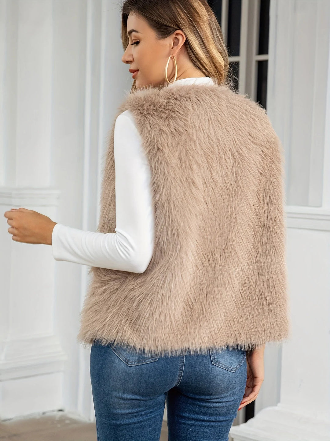 Sleeveless Fur Vest with Elegant Cozy Design for Women