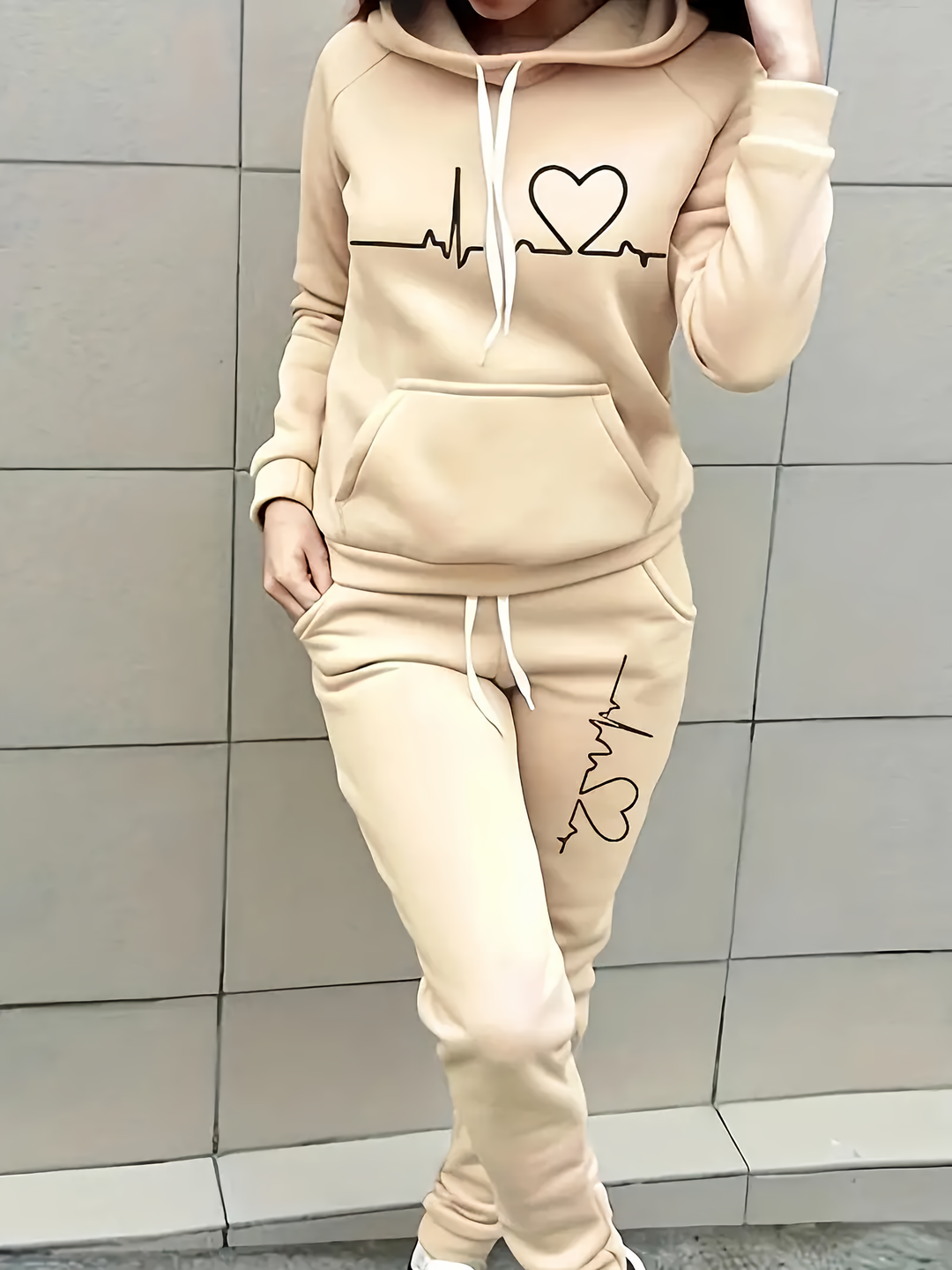 Heartbeat Pattern Tracksuit For Women