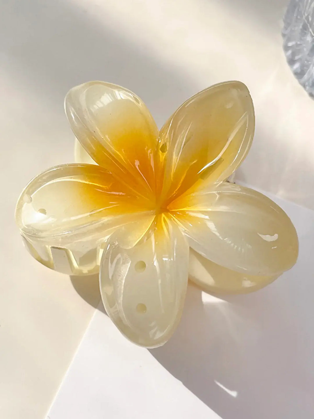 Radiant Floral Hair Clip with an Elegant Design For Women