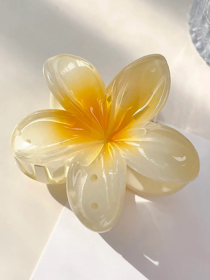 Radiant Floral Hair Clip with an Elegant Design For Women